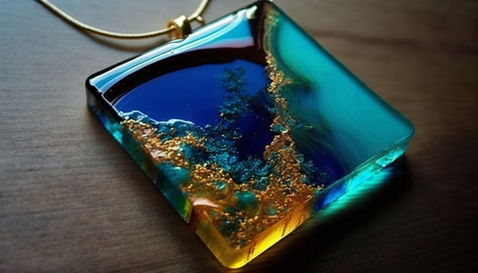 A mica jewelry piece, consisting of an epoxy resin pendant colored with mica powder pigments.